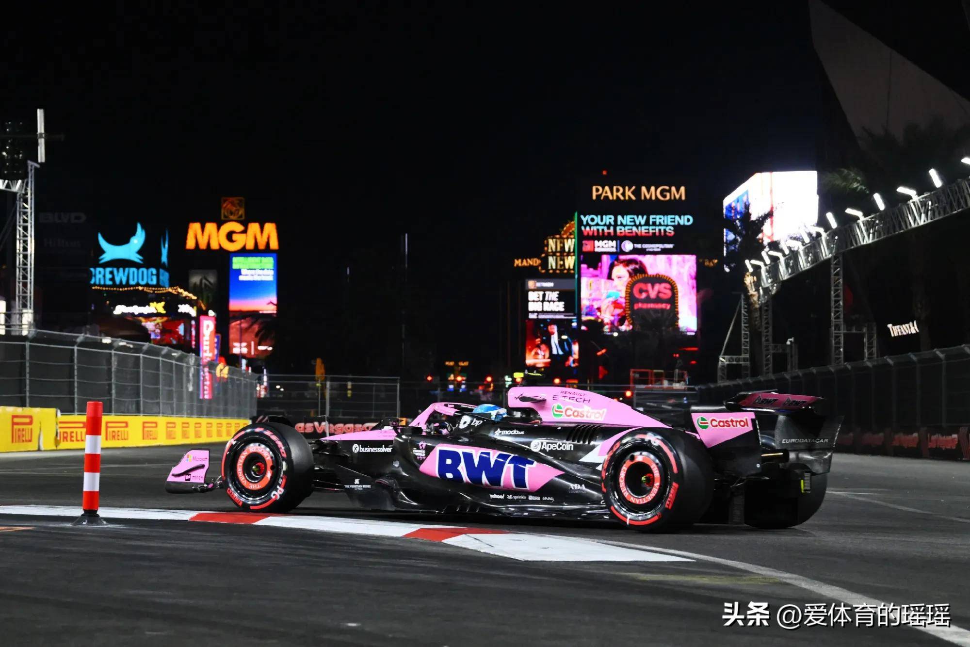 红牛车队碾压索伯车队，勒克莱尔统治全场