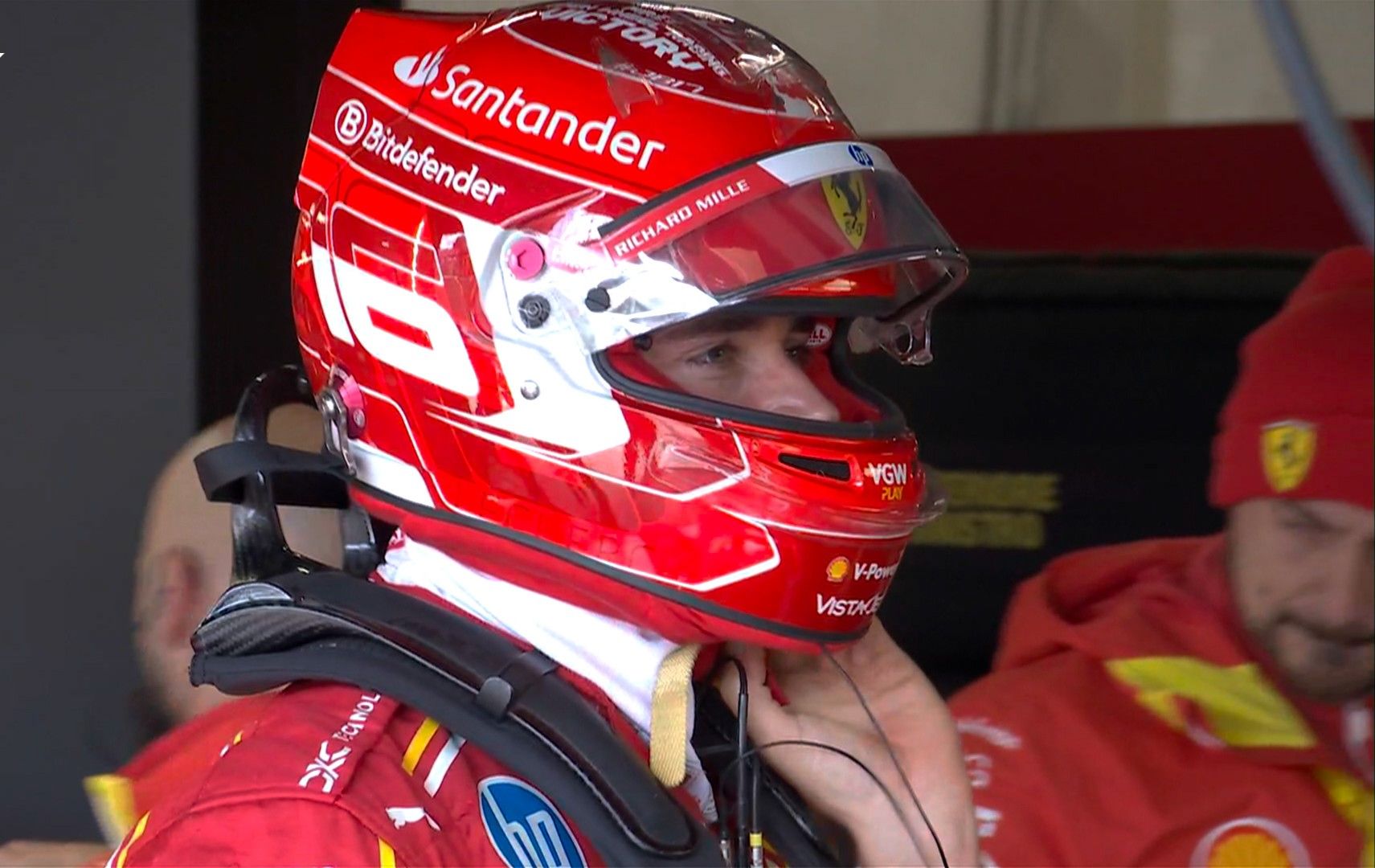 梅赛德斯逆转哈斯车队，佩雷兹统治全场