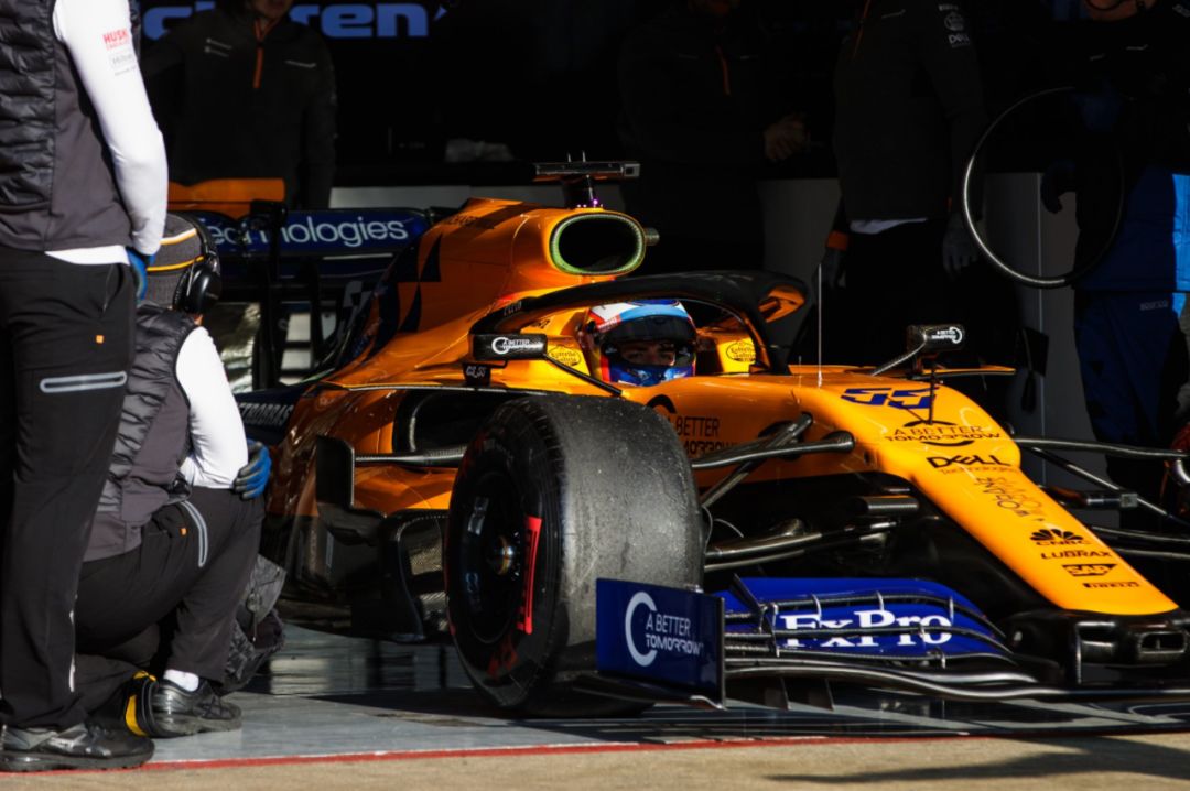 迈凯伦翻盘红牛二队，塞恩斯带队取胜