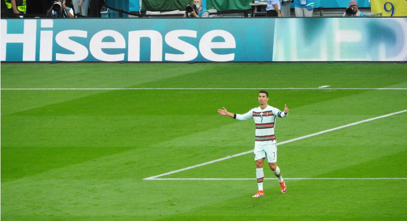 中国队力克葡萄牙队，奥恰洛夫刷新纪录