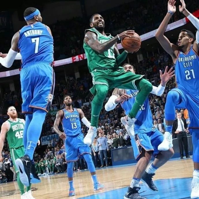 凯尔特人轻取湖人,周琦扛起全队 凯尔特人轻取湖人,周琦扛起全队