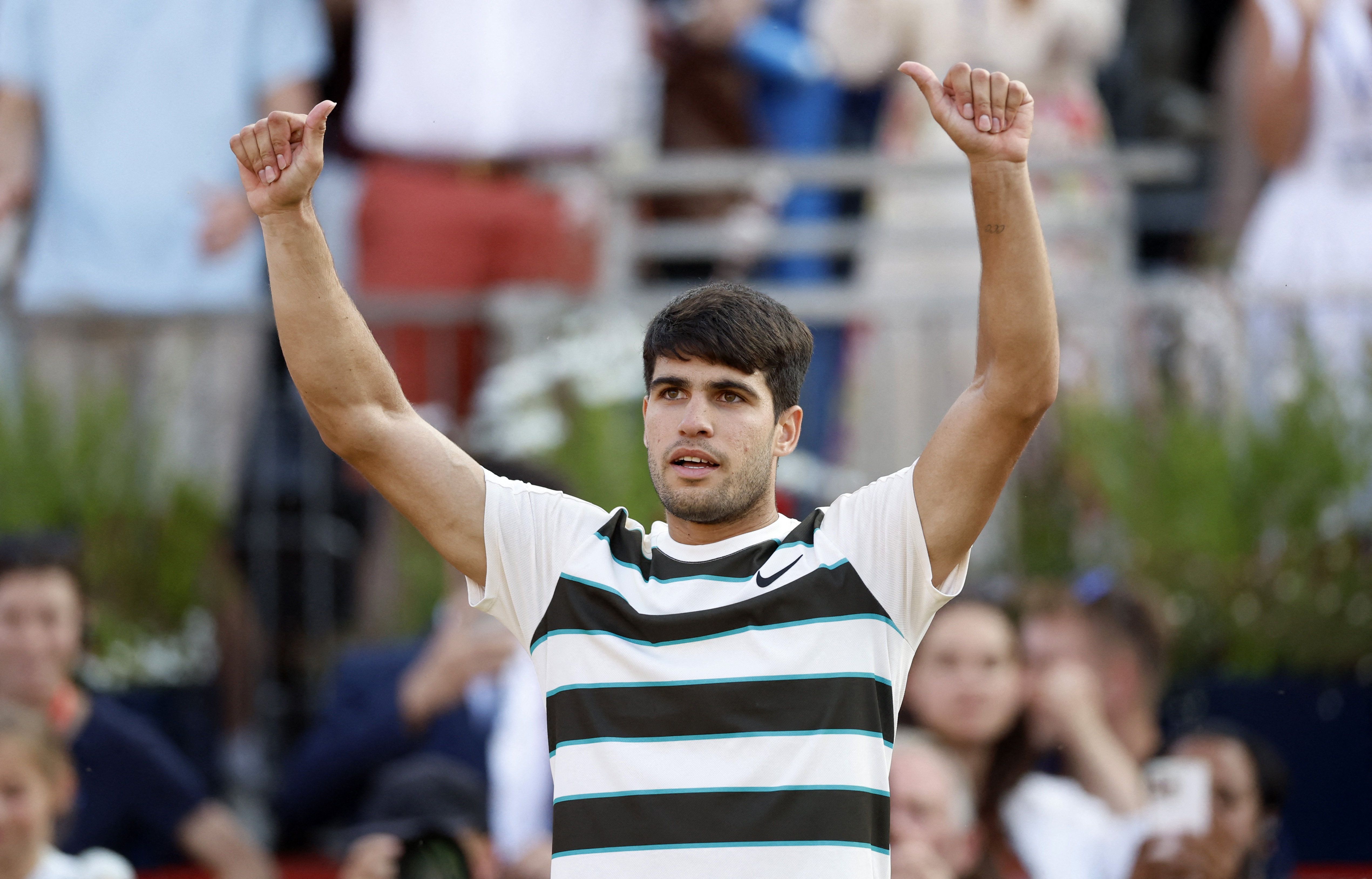 德国网球队血洗英国网球队，阿尔卡拉斯送出助攻