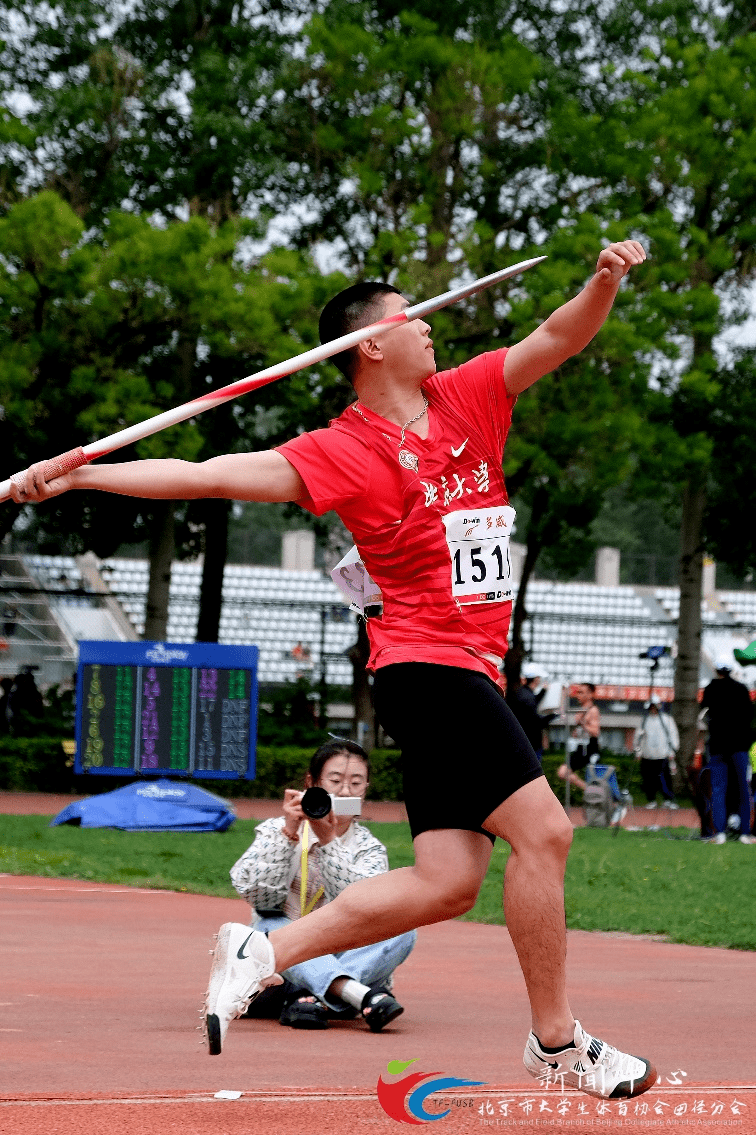 捷克田径选手突破自我，创造佳绩