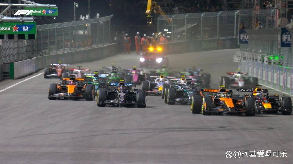 威廉姆斯轻取索伯车队，诺里斯点燃赛场