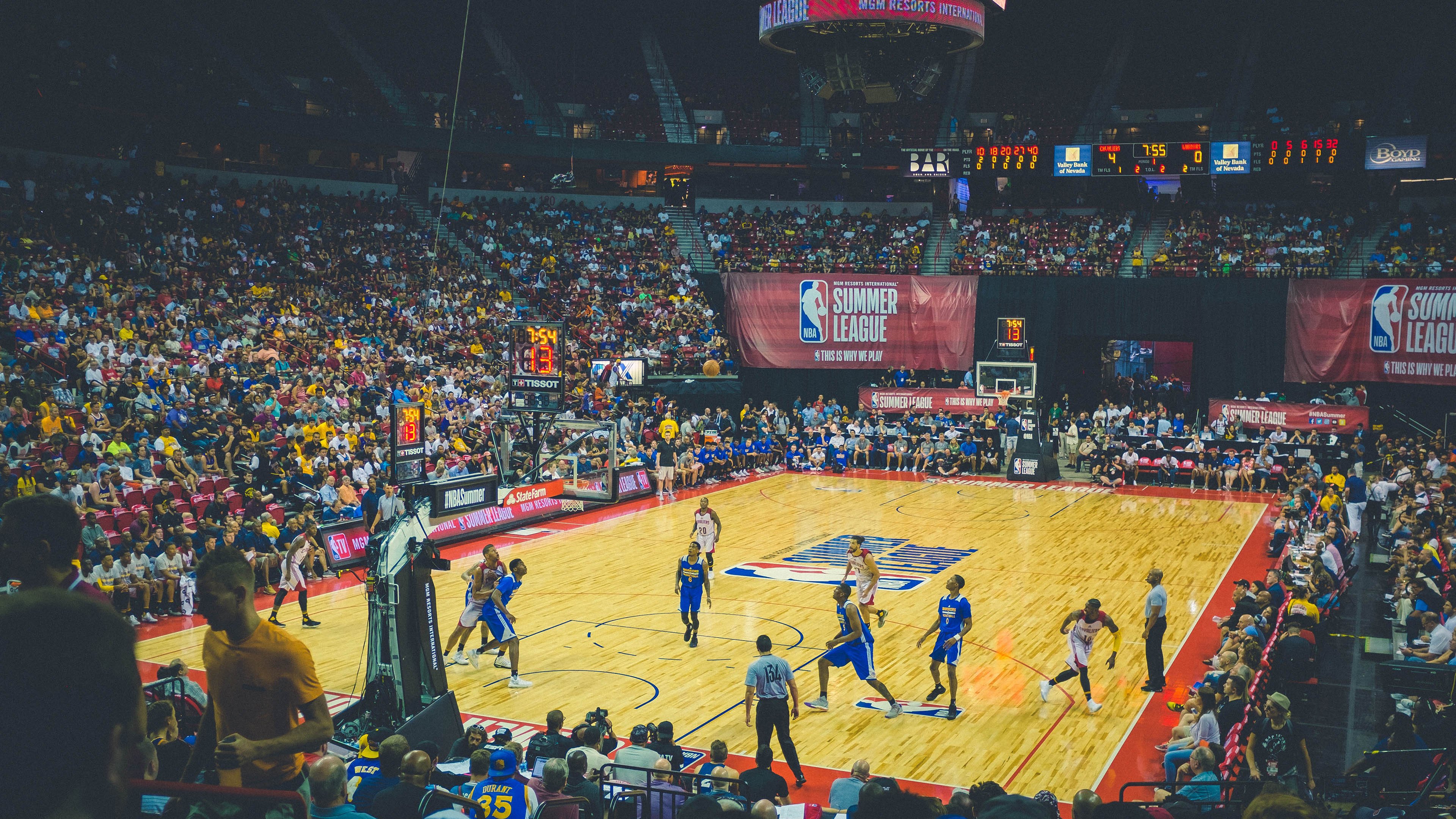 佩德里状态火热，NBA季后赛之夜见证新王崛起