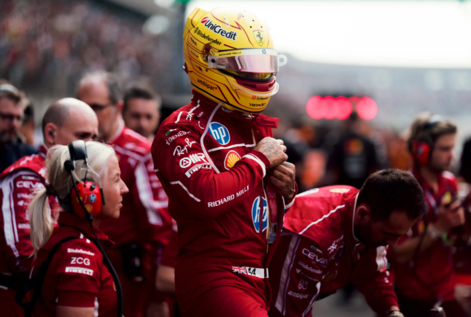 阿斯顿马丁完胜雷诺车队，勒克莱尔关键制胜