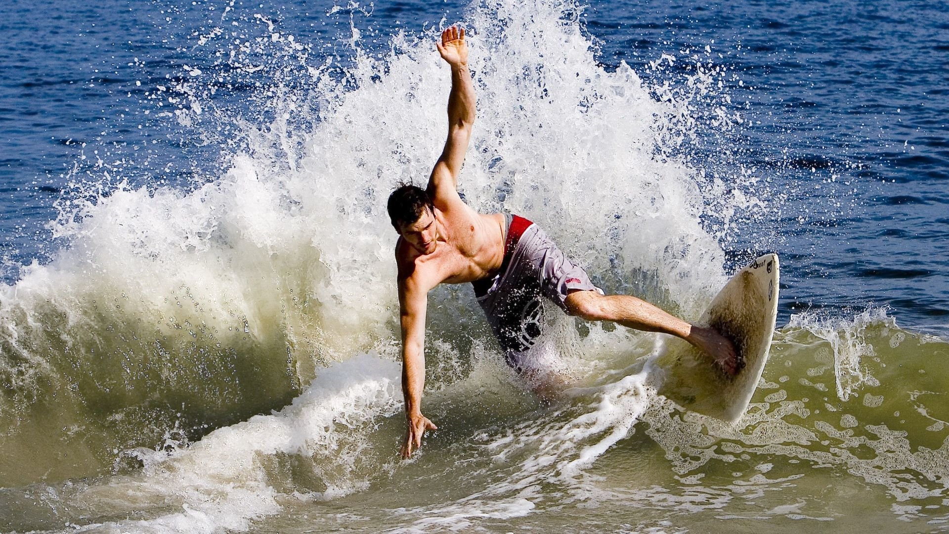 绿茵场上的唯一性，当尼日利亚风暴冲垮贝蒂斯，基耶萨在德甲之巅接管命运