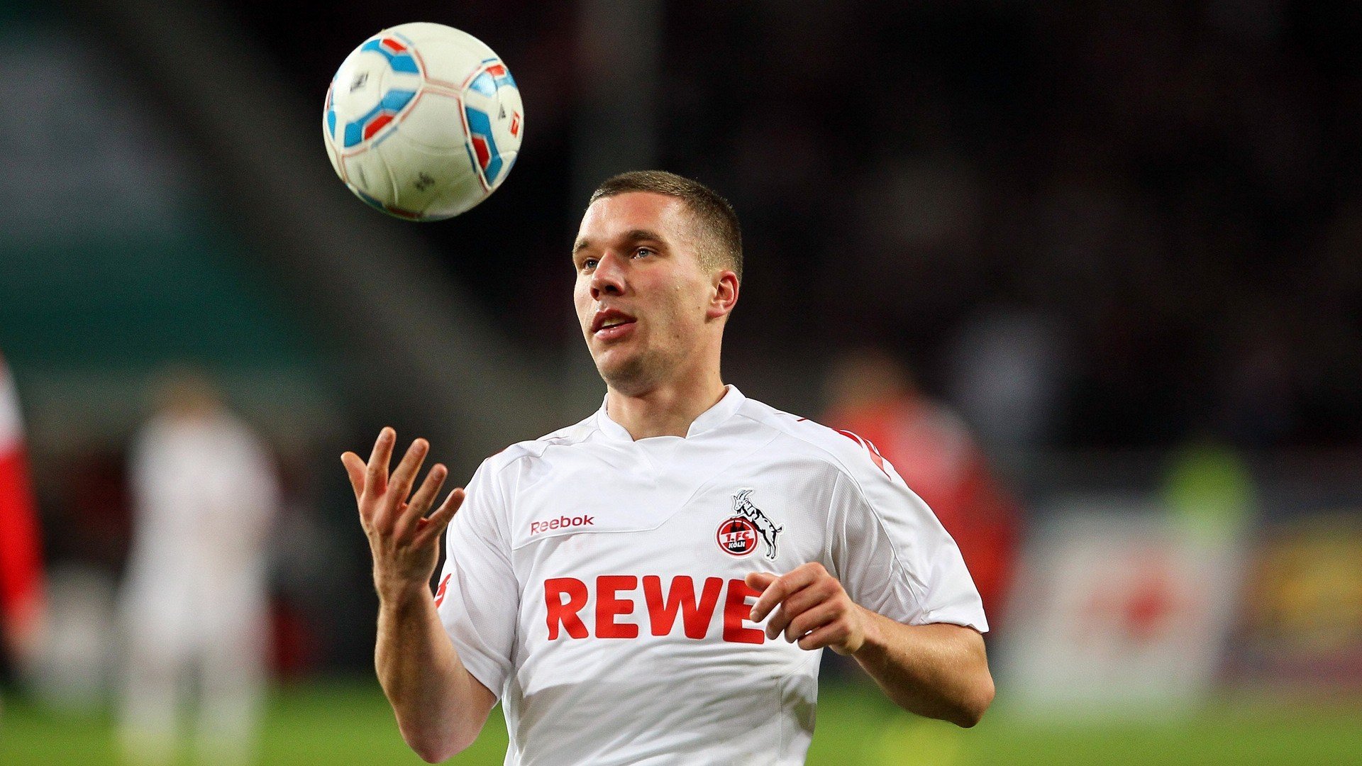 从赛道到绿茵场，F1年度争冠焦点战与雷恩生死战背后的决胜密码